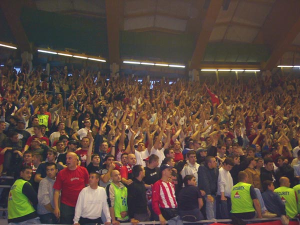 gal/2003-2004/derbi_basket/04.jpg