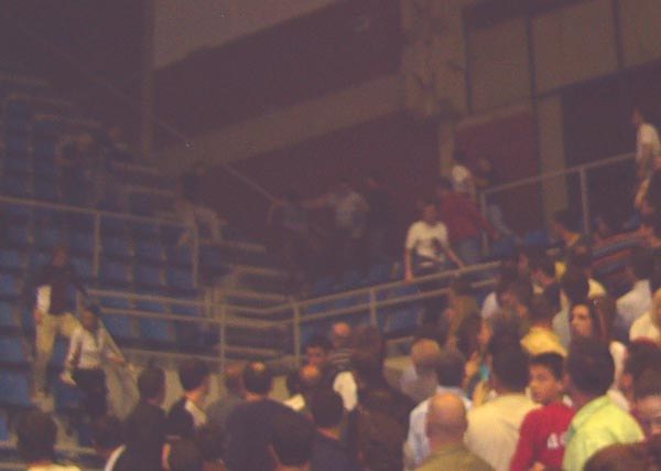 gal/2003-2004/derbi_basket/05.jpg