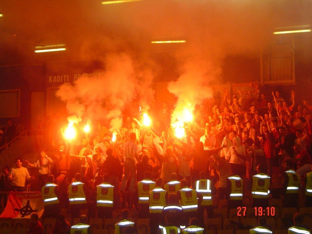 gal/2003-2004/olimpija_u_ljubljani/Olimpija-zvezda2.jpg