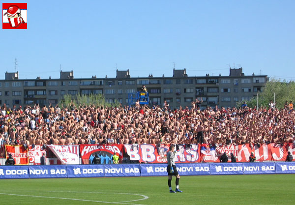 gal/2006-2007/cz_vojvodina_plejof/delije4.jpg