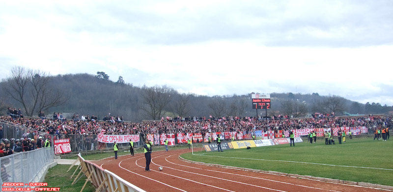 gal/2008-2009/jagodina_cz/delije10.jpg