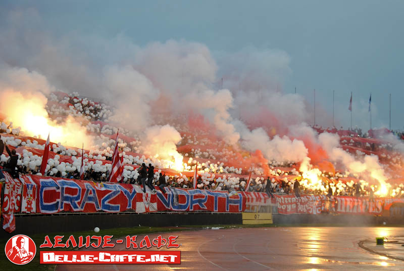 gal/2010-2011/partizan_CZ_kup/delije01.jpg