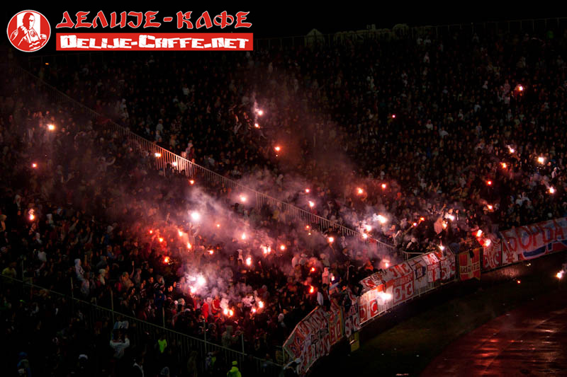 gal/2010-2011/partizan_CZ_kup/delije11.jpg
