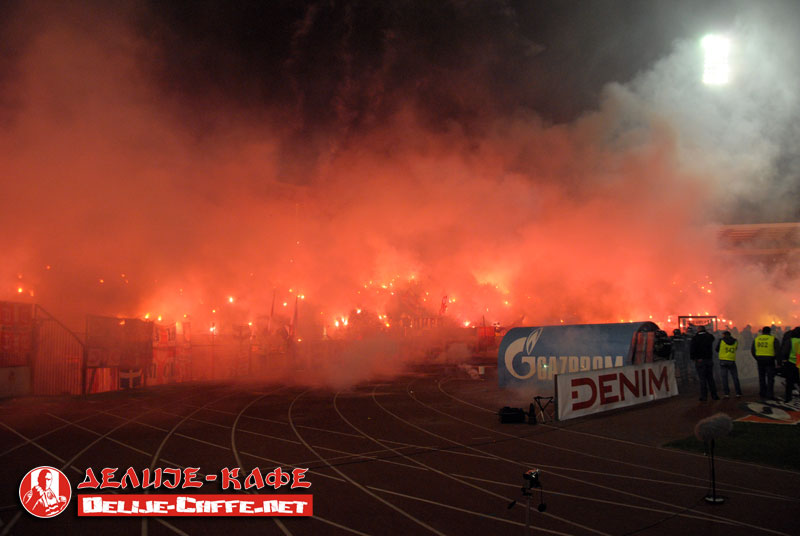 gal/2011-2012/141_derbi/delije04.jpg