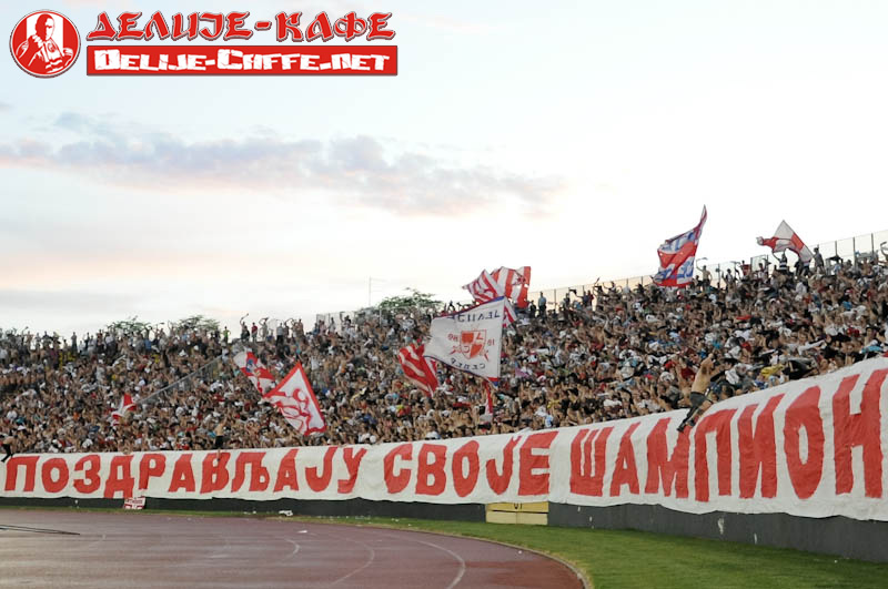 gal/2011-2012/142_derbi/delije02.jpg