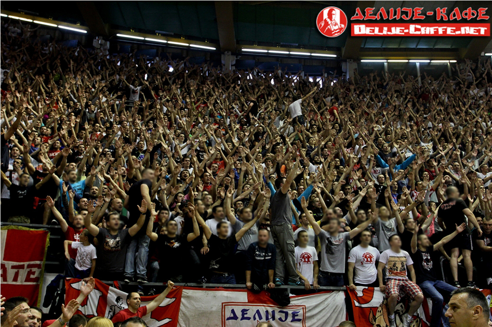 gal/2012-2013/derbi_basket_finale/delije03.jpg