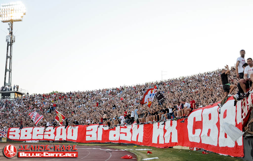 gal/2012-2013/par_cz_derbi/delije03.jpg