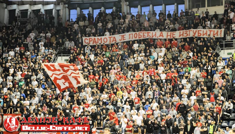 gal/2013-2014/cz_radnicki_kup_basket/delije01.jpg