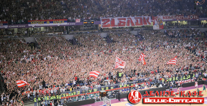 gal/2013-2014/cz_uniks_basket/delije02.jpg