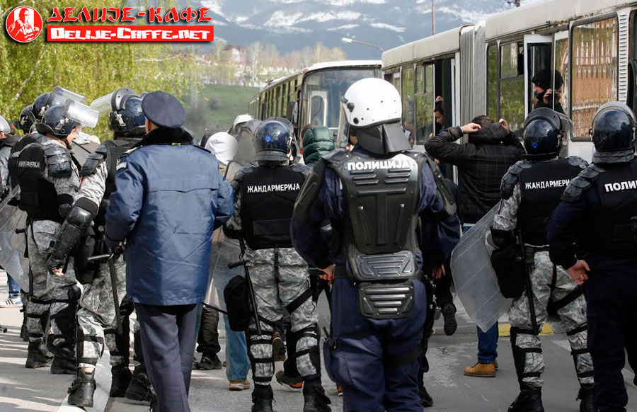 gal/2013-2014/novipazar_cz/delije05.jpg