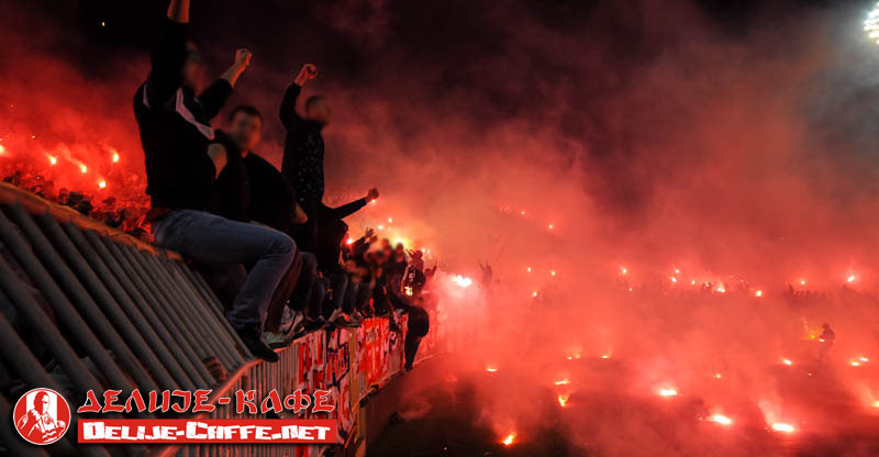 gal/2013-2014/partizan_cz_derbi146/delije06.jpg