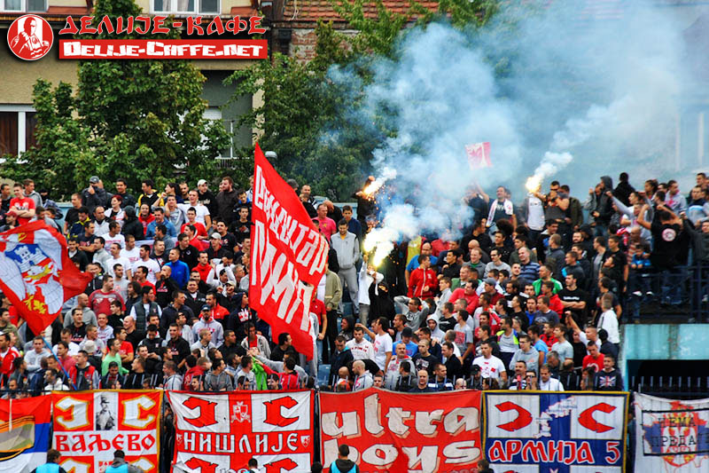 gal/2013-2014/vozdovac_cz/delije02.jpg