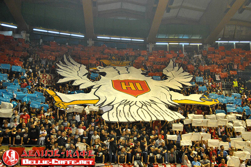 gal/2015-2016/cz_fenerbahce_basket_top16/delije01.jpg
