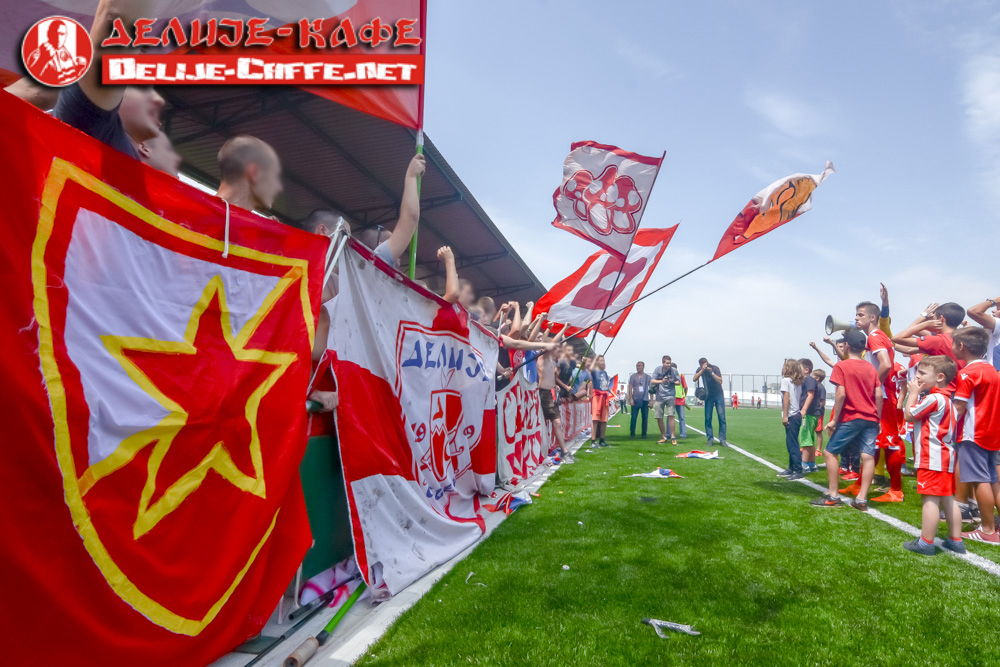 gal/2017-2018/cz_cukaricki_omladinci/delije09.jpg