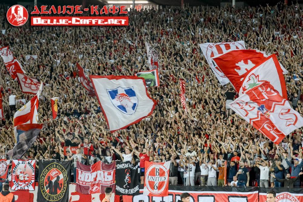gal/2019-2020/cz_olympiakos/delije09.jpg