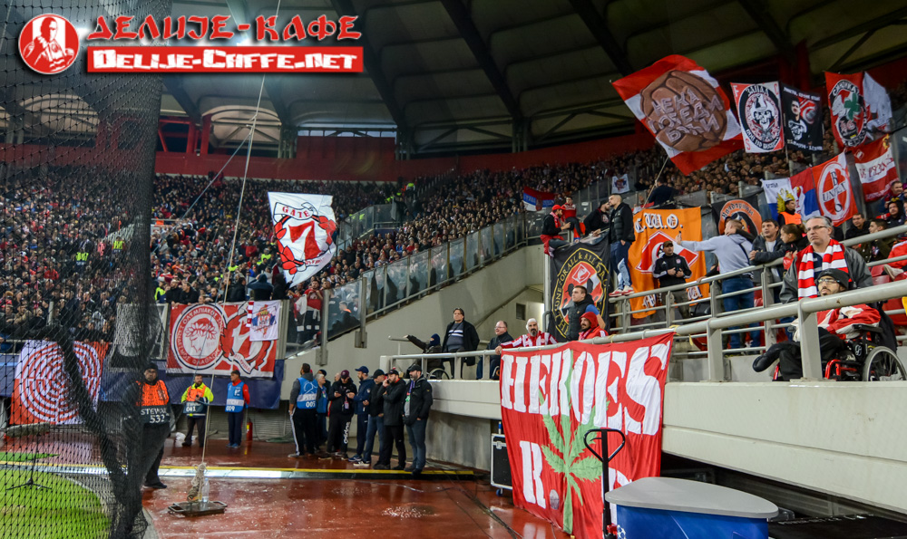 gal/2019-2020/olympiakos_cz/delije04.jpg