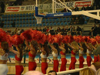 gal/cheerleaders/_thb_ivan_cheer.jpg